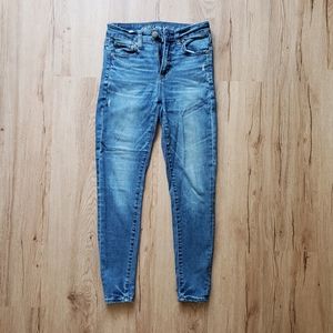 American Eagle Hi-Rise Jegging